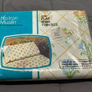 Vintage Floral Twin Sheet flat